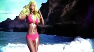 Σήμερα είναι η ημέρα πρωκτού για τον Lexi Layo