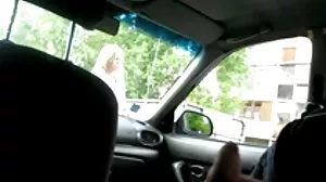 Η σερβιτόρα BANGBUS λαμβάνει τεράστιο φιλοδώρημα στο λεωφορείο
