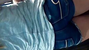 Η kinky τσούλα Tiffany τσαντίζει σε ένα φλιτζάνι