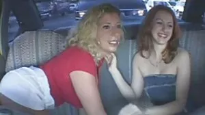 Το Blonde Russian Chicks κλέβει το Boyfriend από το Roomie