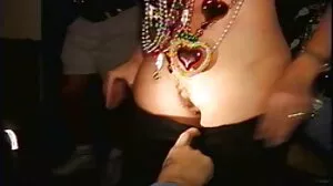 Το Ninja Stepsister κρύβεται ανάμεσα σε κουβέρτες! πόδια Vina Sky