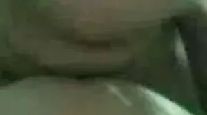 Πολύτιμος μικρός έφηβος Lily παίρνει το μουνί της νοκ άουτ με ένα πουλί
