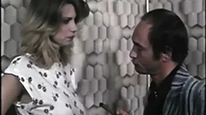 Καυτή μαθήτρια γαμιέται στην κράτηση
