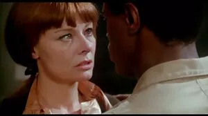 Η χαριτωμένη Bella Rose είναι έτοιμη να σηκώσει και να ανοίξει τα πόδια της για αναπαραγωγή