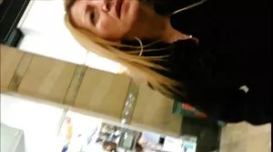 Πάρτε ένα BJ και γαμήστε την ένδοξη Leah Gotti στο POV