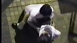 Αχνιστή καυτή σκηνή αδερφού-αδερφού με μια απίστευτη ξανθιά χαριτωμένη